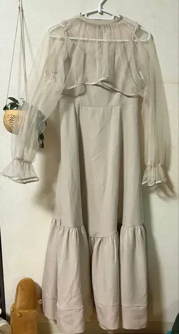 베이지 시스루 원피스 플레어