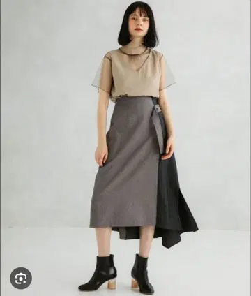 UNITED TOKYO 백 턱 앙 스커트 그레이 계열