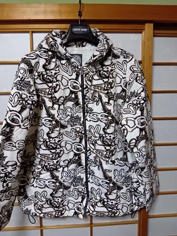 아틀리에돌토피즈 아트풍 후드 부착 점퍼