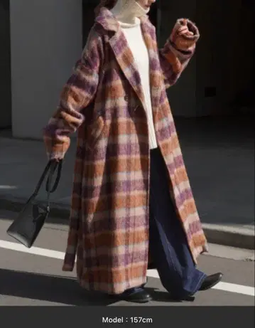 체크 무늬 샤기 롱 코트