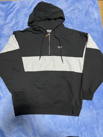 The Fox Collection 하프 지퍼 후드티 블랙 그레이