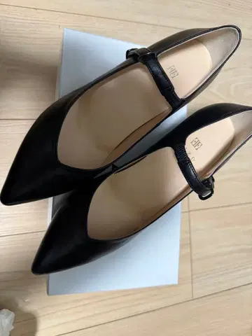 EIZO 블랙 스틸레토 펌프스