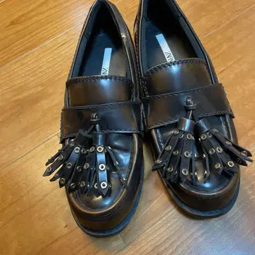 ZARA 로퍼 브라운