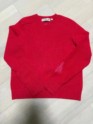 유니클로 안야 힌드마치 캐시미어 크루넥 스웨터 레드