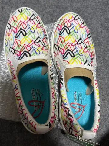 SKECHERS 하트 무늬 슬립온