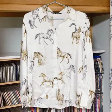 ZARA 애니멀 무늬 셔츠 올 패턴 긴팔 말 화이트 화이트