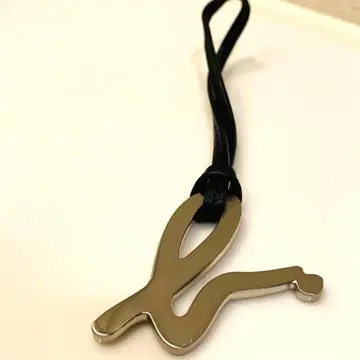 새상품 에네스베 참 키링 블랙 가죽 백