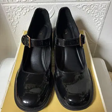 자라 펌프스 새상품급