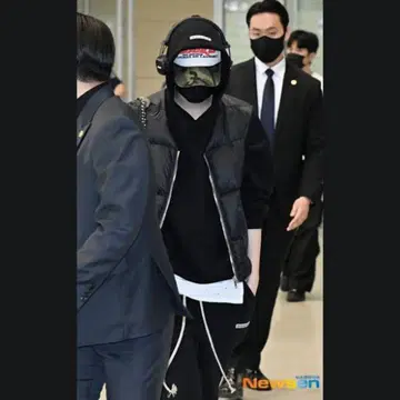 Niki 착용 attentionrow 셋업 후드티 맨투맨