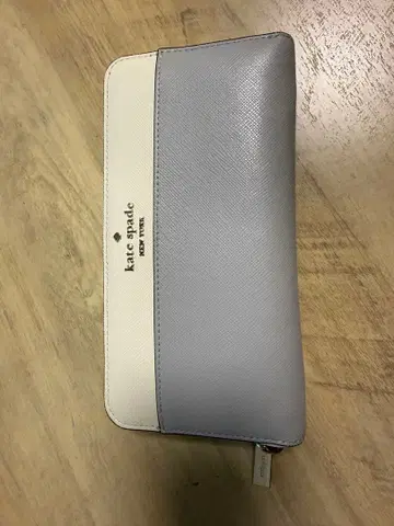 Kate Spade 그레이/화이트 장지갑
