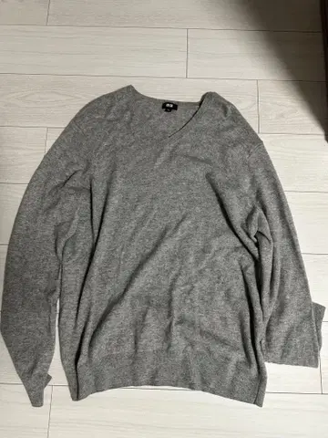 UNIQLO 그레이 V넥 캐시미어 스웨터 XL
