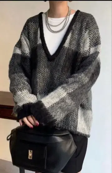 Dou Dou V넥 체크 무늬 니트