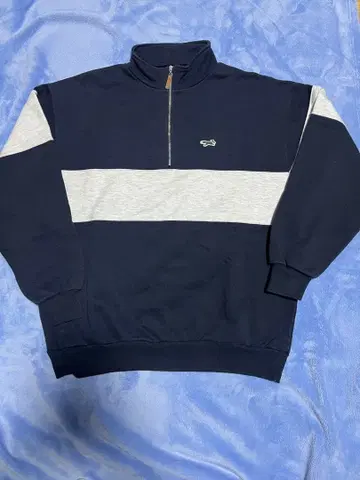 더 폭스 컬렉션 네이비 그레이 하프 지퍼 맨투맨