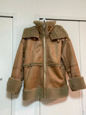 무스탕 코트 브라운 EMODA