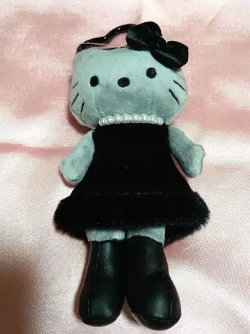 헬로키티 키링 그레이 드레스