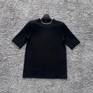 FOXEY 42 울 니트 블랙 화이트 라인