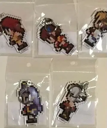 [ 미개봉 ] FF11 2018 요미우리랜드 물판품 히로인 키링 세트