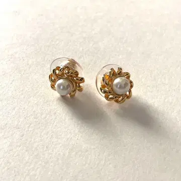 Monet fake pearl flower pierce gold