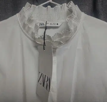 택 포함 새상품 저렴하게 판매 화이트 셔츠 ZARA