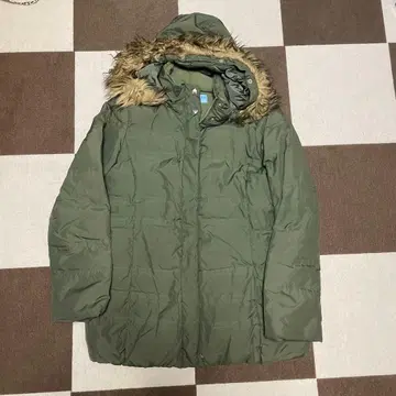 올리브 그린 L 사이즈 다운 자켓