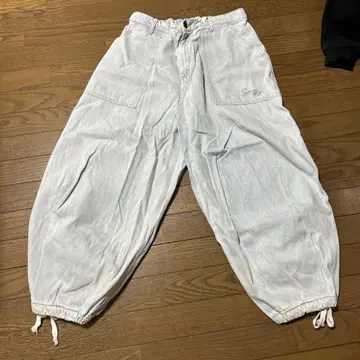 라이트 그레이 카고 팬츠