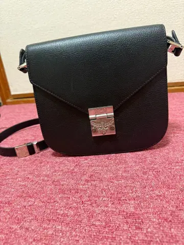 MCM 블랙 숄더백