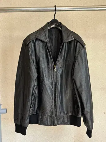 짧은 기장 가죽 자켓