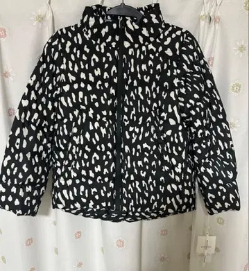 RESPIGHI 다운 자켓 블랙과 화이트의 반점 무늬