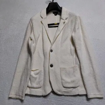 컨디션 최상 현행 라르디니 니트 테일러드 자켓 부토니에르