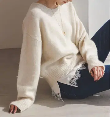 NOBLE YAK 크루넥 풀오버 화이트