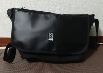 Chrome 블랙 메신저 백