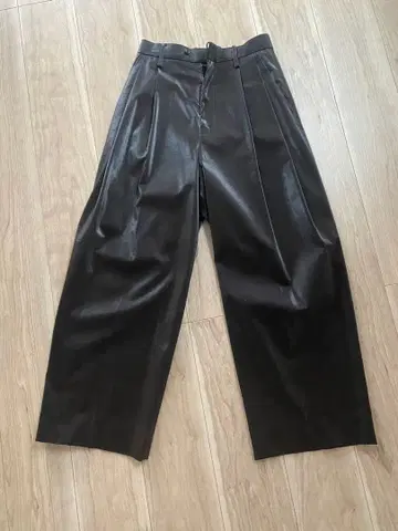 IRENE 실키 가죽 팬츠