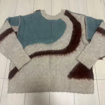 로리즈팜 긴팔 스웨터