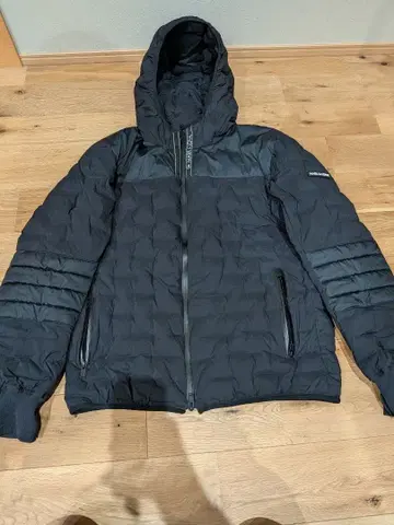 MARK & LONA 블랙 다운 자켓