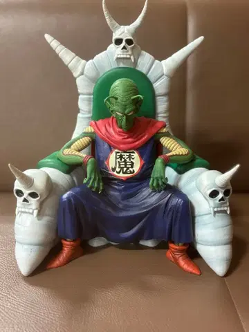 제일복권 피콜로 대마왕 피규어 해골 의자 포함