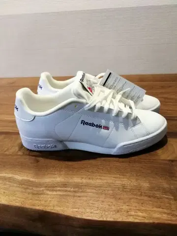 리복 클래식 화이트 스니커즈 (상자 없음)