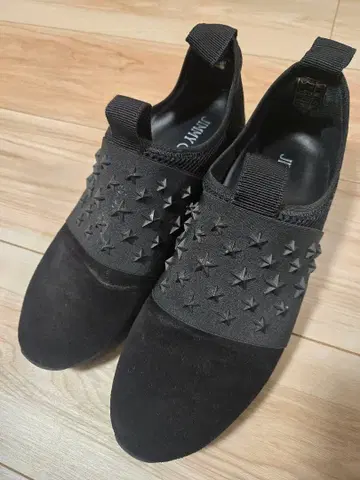 JIMMY CHOO 스터드 블랙 스니커즈 25