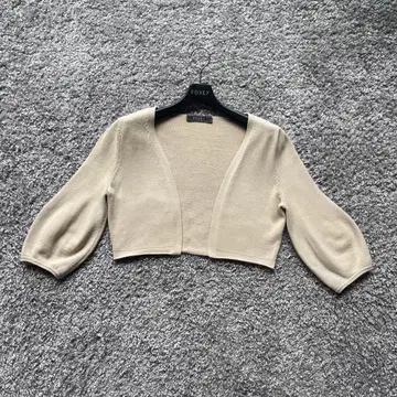 FOXEY 42 베이지 퍼프 슬리브 볼레로