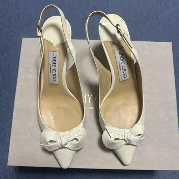 JIMMY CHOO 화이트 하이힐