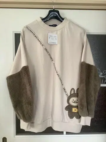 드럭 스토어즈 트레이닝복