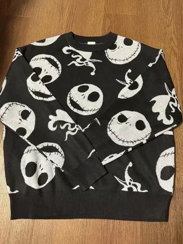 잭 스켈링턴 니트 아베일