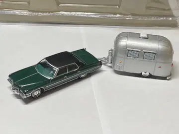 그린라이트 1972 캐딜락 세단 드 빌 에어스트림