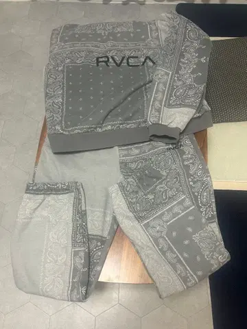 rvca 페이즐리 셋업 XL