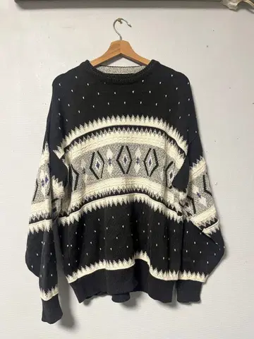 올 패턴 니트 스웨터 블랙 x 아이보리 구제 의류 빅 루즈