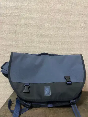 네이비 메신저 백