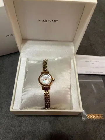 JILLSTUART 골드 손목시계
