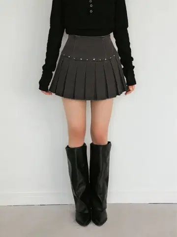 스터드 데님 치마바지 블랙