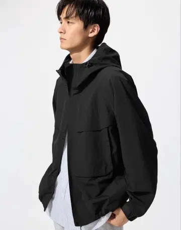 유니클로 유니클로 윈드프루프 후드티 BLACK