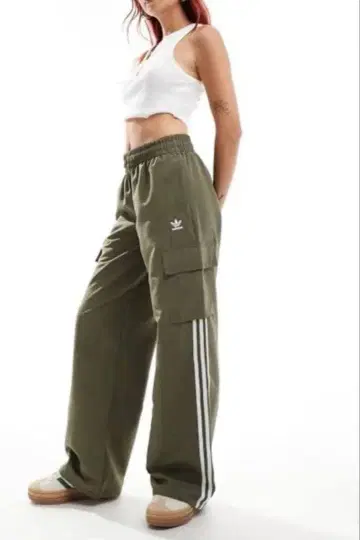 adidas 올리브 카고 팬츠 스트라이프
