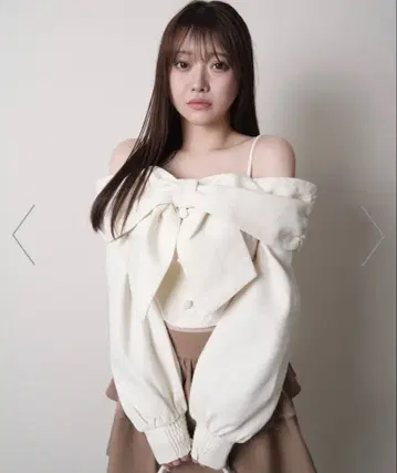 LIP SERVICE 리본 오프숄더 롱 슬리브 상의